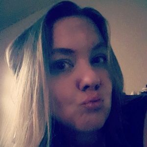 Meet your Posher, Cassandra